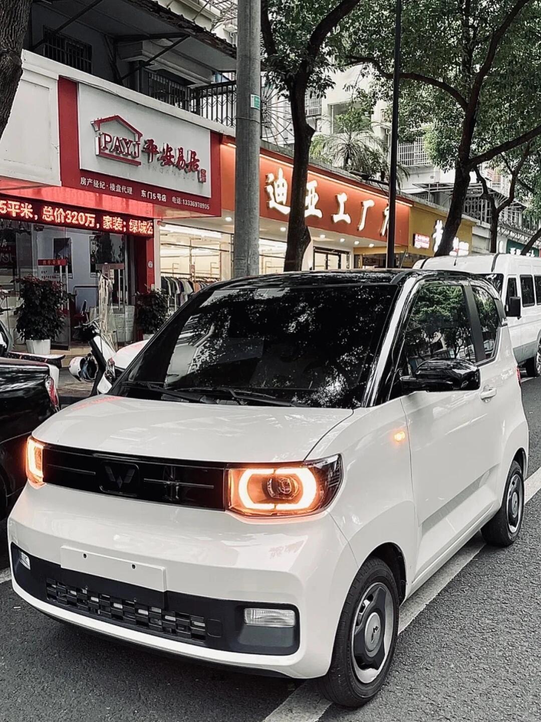 宏光MINIEV生椰白 高級(jí)感爆棚的城市出行新寵，房產(chǎn)經(jīng)紀(jì)人的移動(dòng)咨詢站